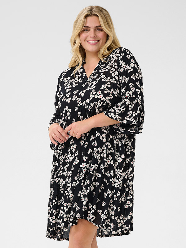 KCAMI - Plus Size Mekko fra Kaffe Curve
