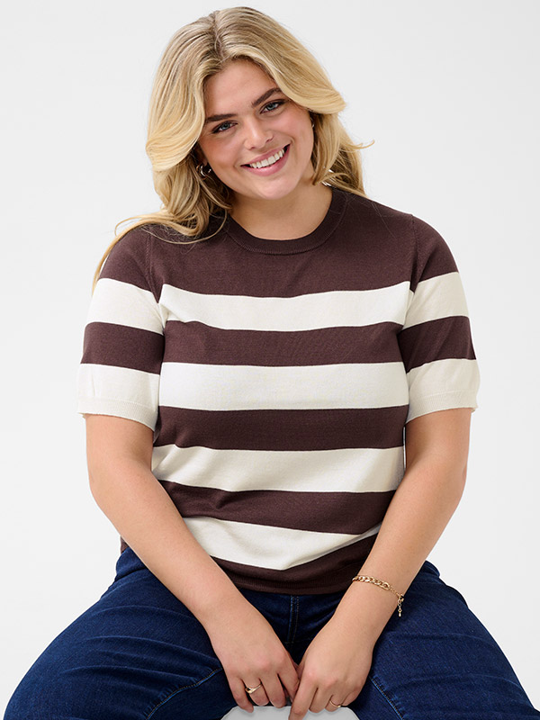 KCLIZZY - Plus Size T-paita fra Kaffe Curve