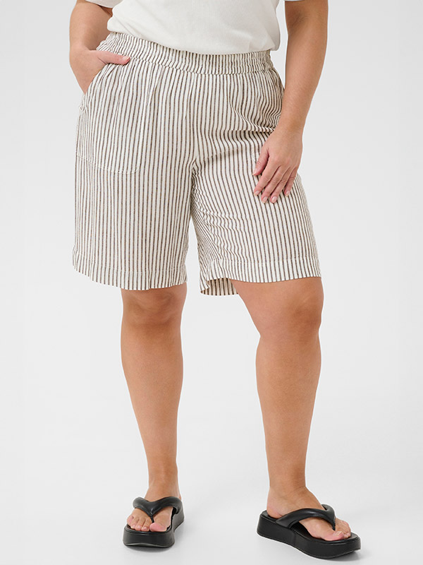 KCMILLE - Plus Size Shortsit fra Kaffe Curve