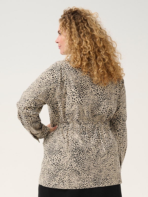 KCLISIA - Plus Size Takki fra Kaffe Curve