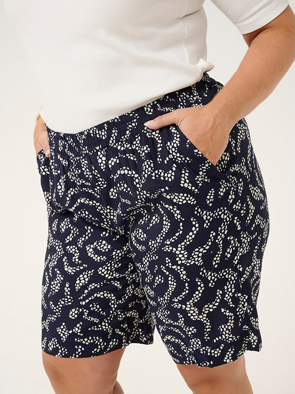 KCBEATE - Plus Size Shortsit fra Kaffe Curve