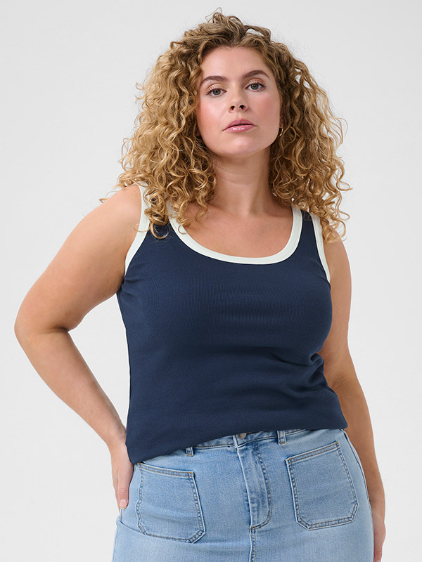 KCCARINA - Plus Size Toppi fra Kaffe Curve