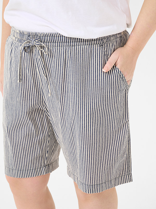 KCNANA - Plus Size Shortsit fra Kaffe Curve