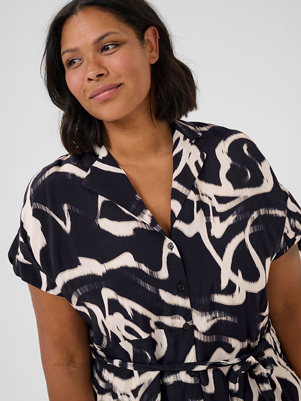KCMAREN - Plus Size Mekko fra Kaffe Curve