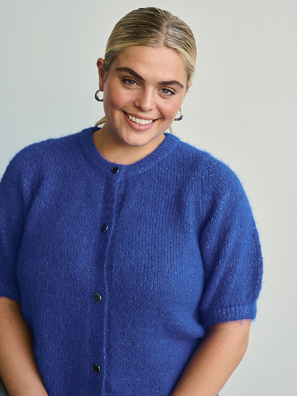 KCEMILIA - Plus Size Neuletakki fra Kaffe Curve