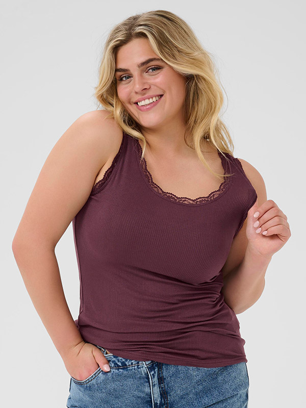 KCOMIA - Plus Size Toppi fra Kaffe Curve