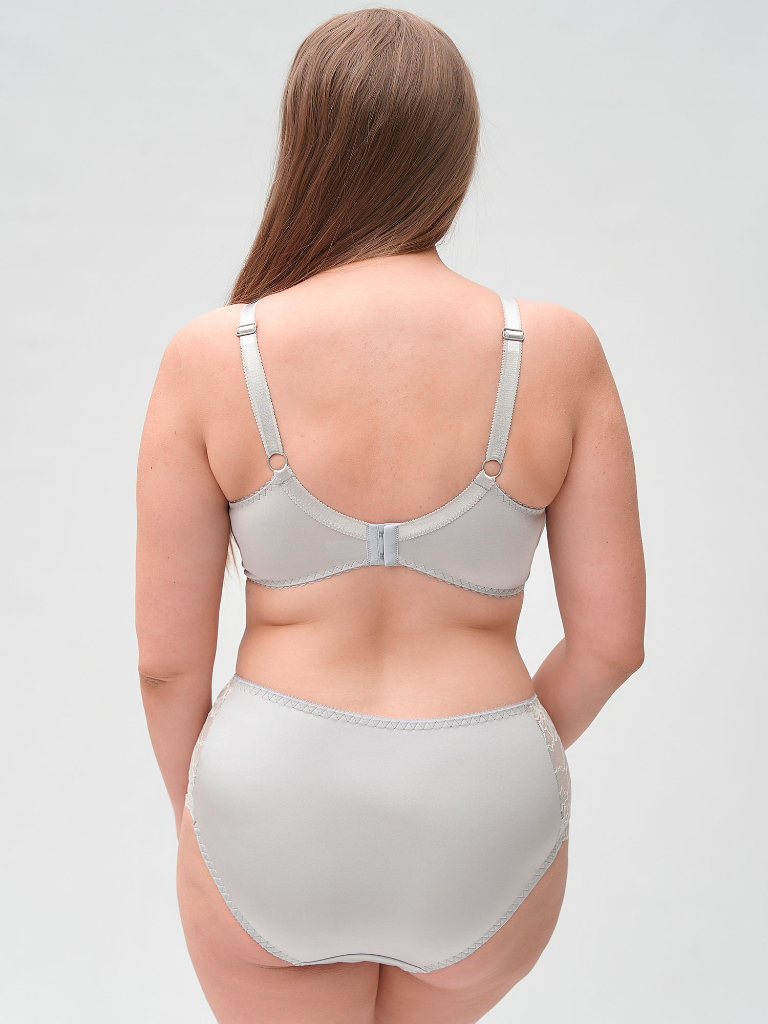 GRACE FULL - Plus Size Kaaret liivit fra Plaisir
