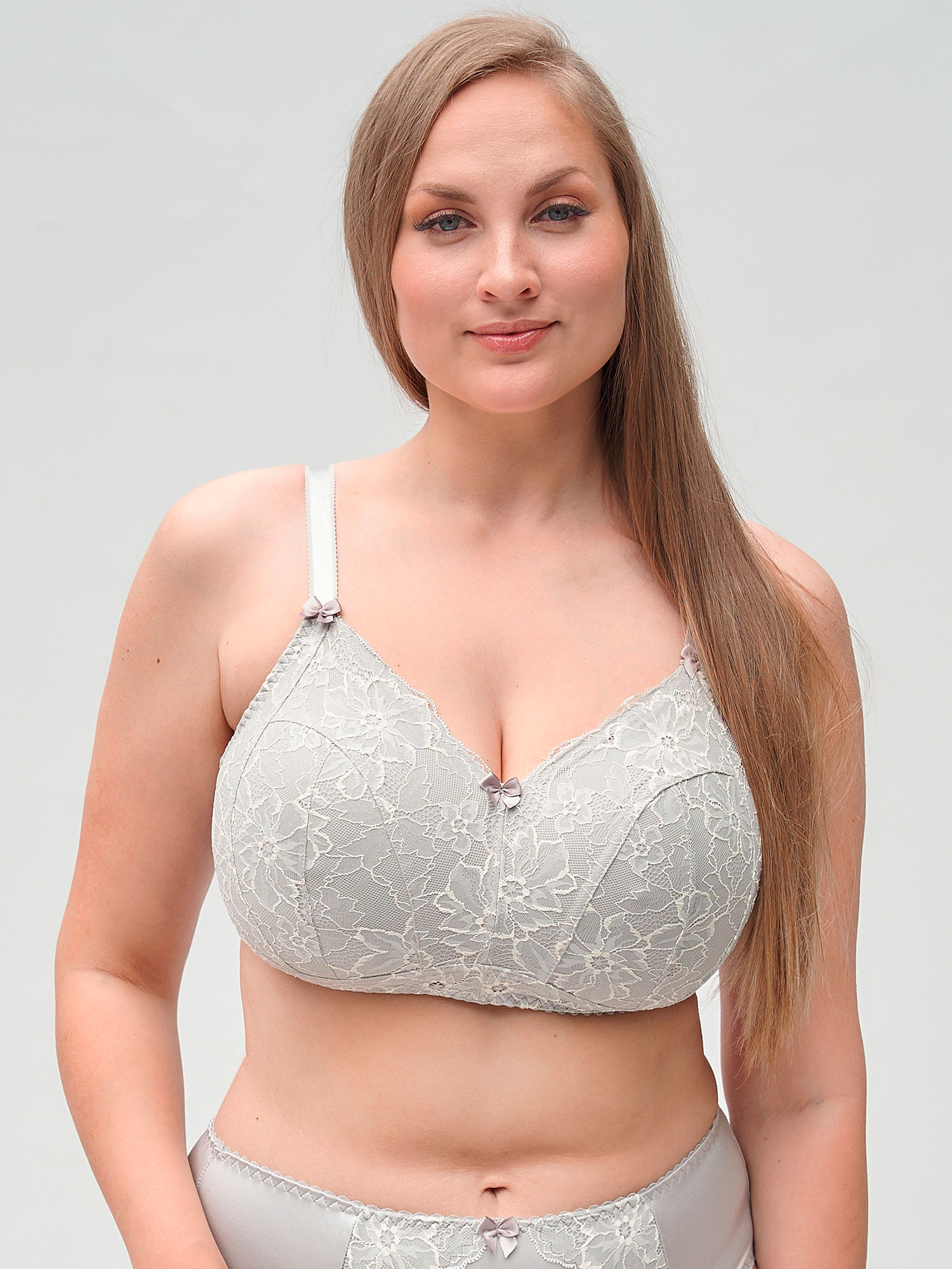GRACE WIRELESS - Plus Size Ilman kaaria liivit fra Plaisir