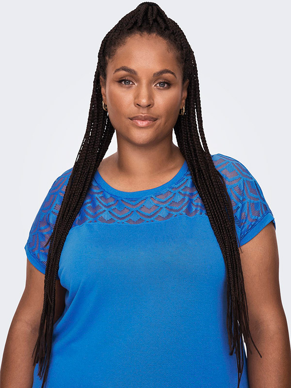 CARFLAKE - Plus Size T-paita fra Only Carmakoma