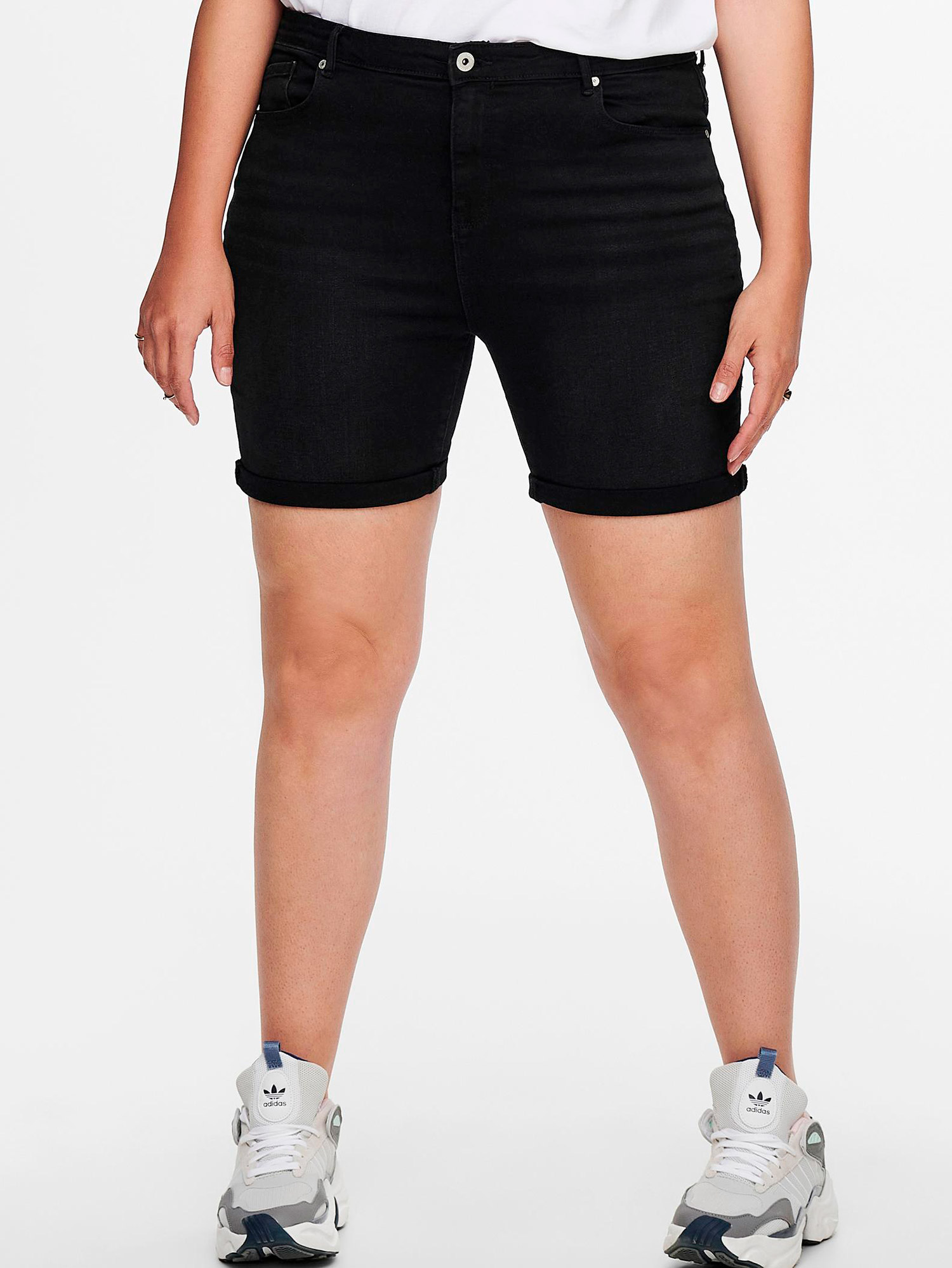 CARLAOLA  - Plus Size Shortsit fra Only Carmakoma