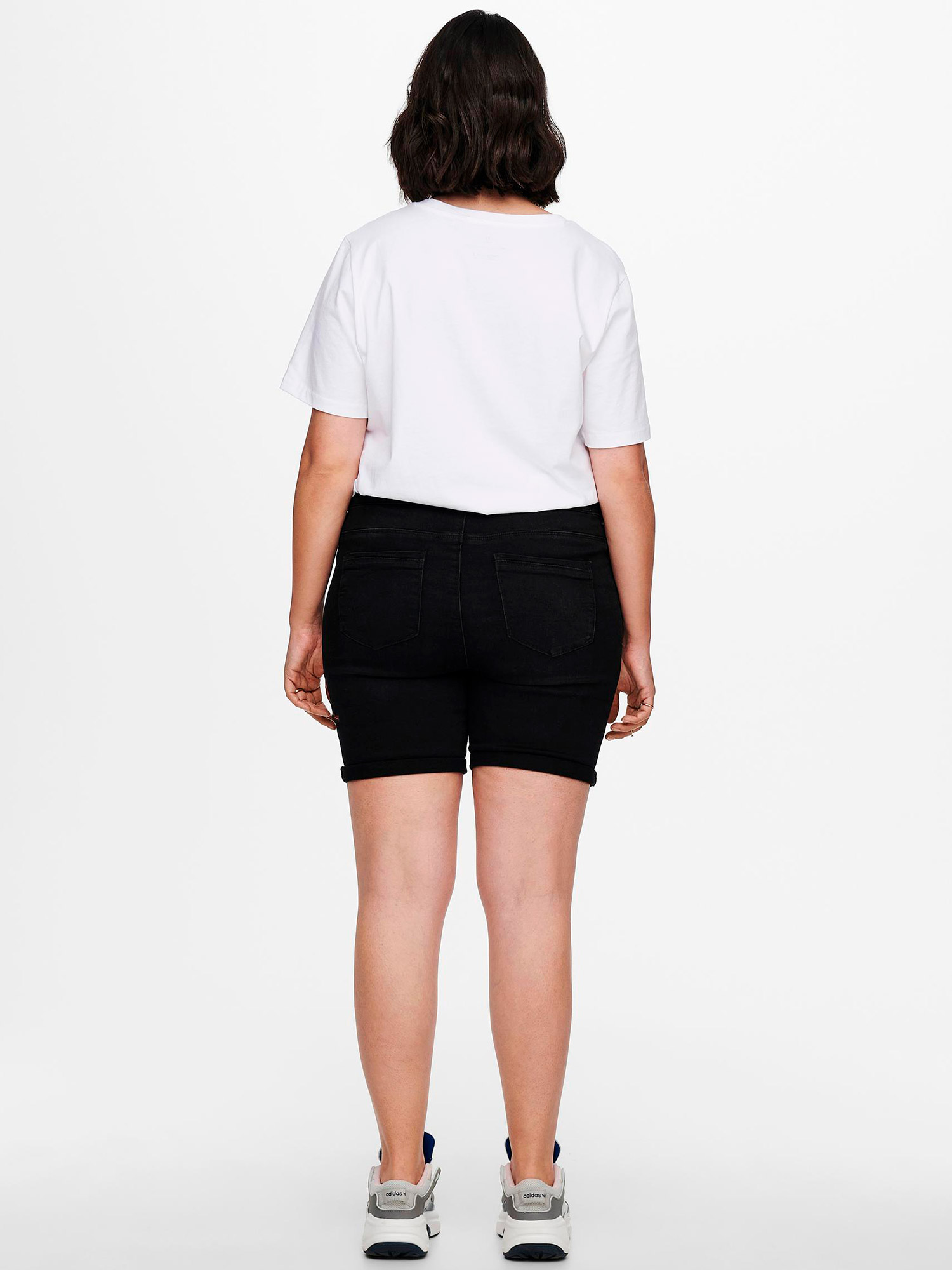 CARLAOLA  - Plus Size Shortsit fra Only Carmakoma