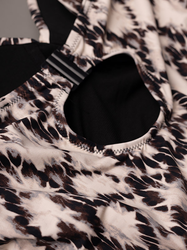 CARELLY - Plus Size Uimapuku fra Only Carmakoma