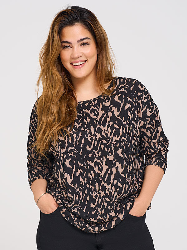 CARALBA - Plus Size Villapaita fra Only Carmakoma