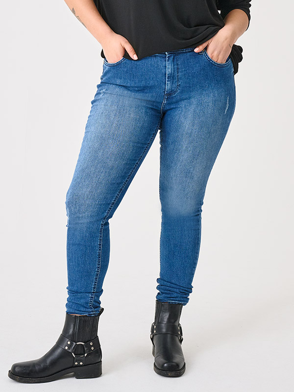 WILLY - Plus Size Farkut fra Only Carmakoma