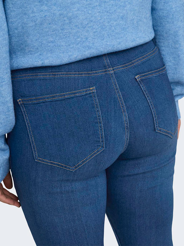 CARSTORM - Plus Size Farkut fra Only Carmakoma