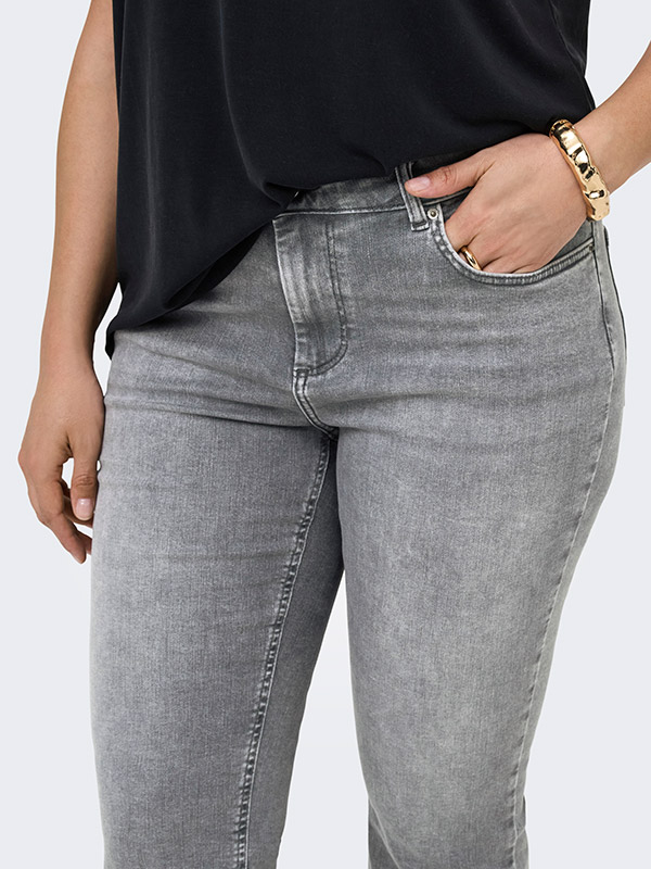 CARWILLY - Plus Size Farkut fra Only Carmakoma