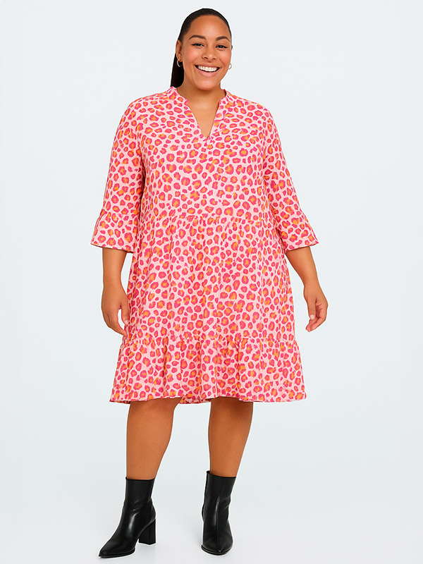 CARTHYRA - Plus Size Mekko fra Only Carmakoma