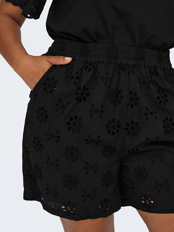 CARALIX - Plus Size Shortsit fra Only Carmakoma
