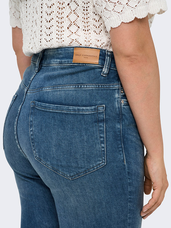 CAREMMY - Plus Size Farkut fra Only Carmakoma