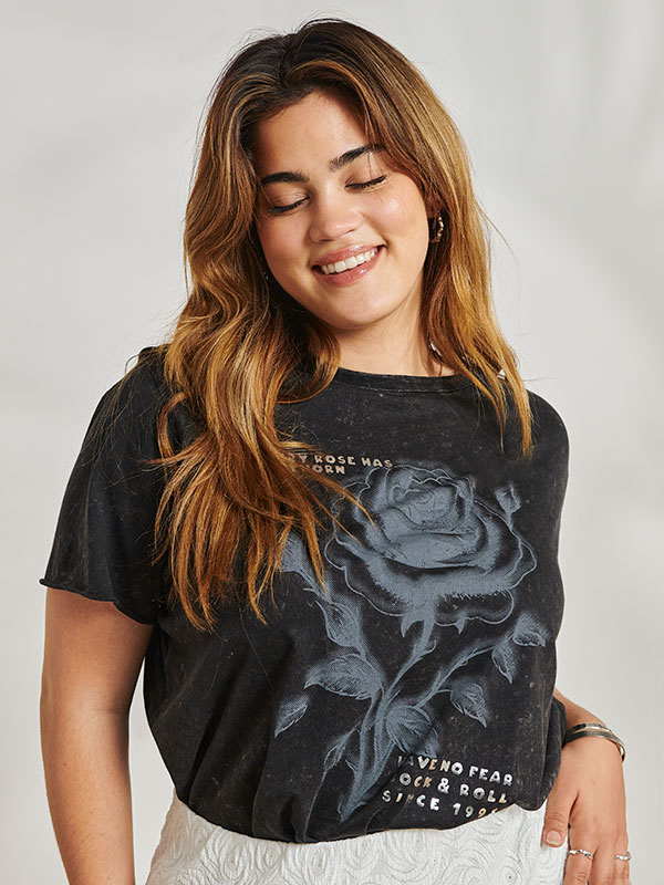 CARMIKO - Plus Size T-paita fra Only Carmakoma