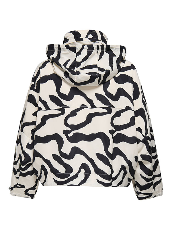 CARBETTY - Plus Size Takki fra Only Carmakoma