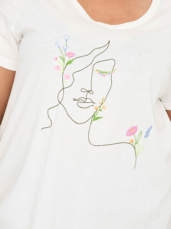 CARBONNIE - Plus Size T-paita fra Only Carmakoma