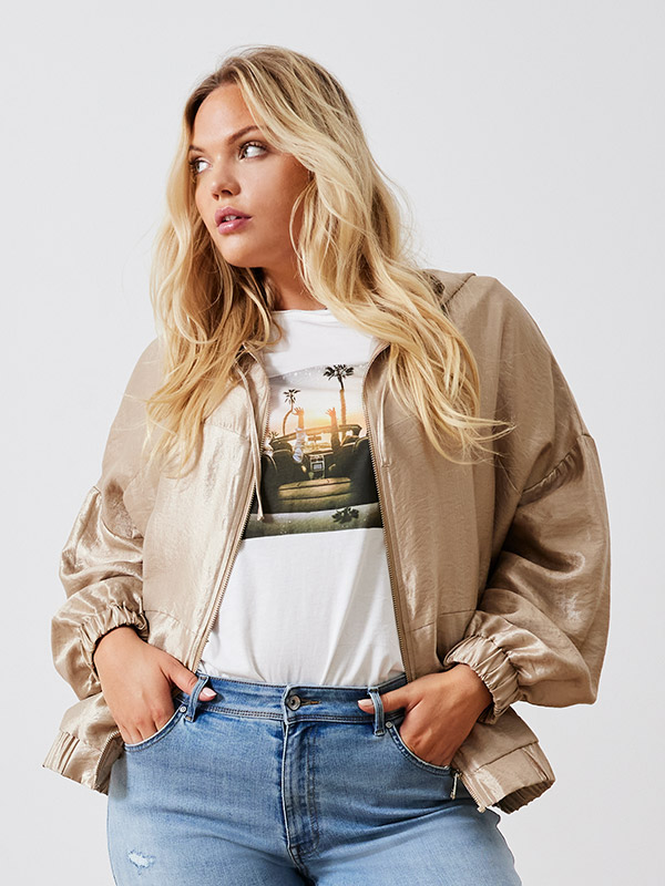 CARGRACE - Plus Size Takki fra Only Carmakoma