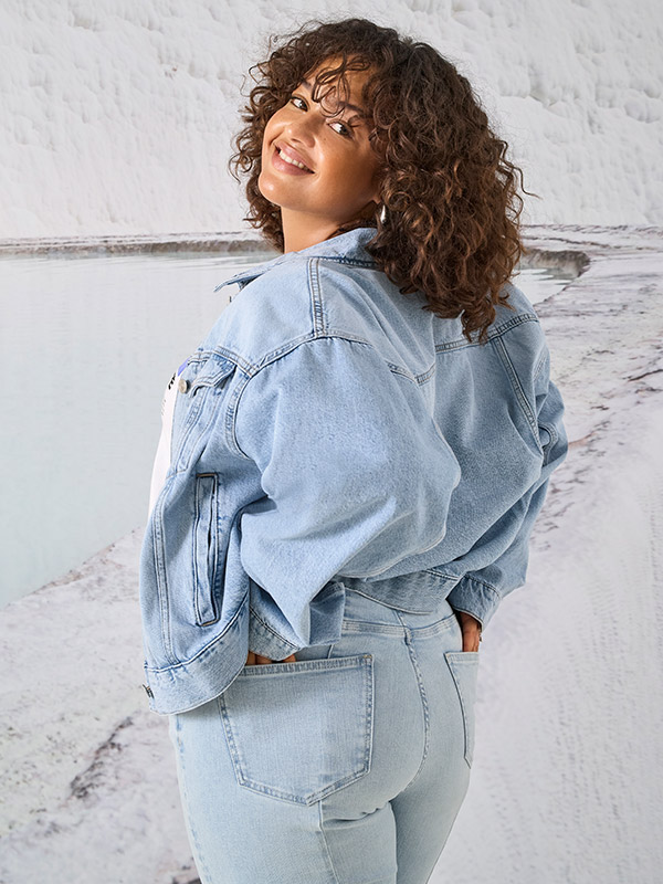 CARROBYN - Plus Size Takki fra Only Carmakoma