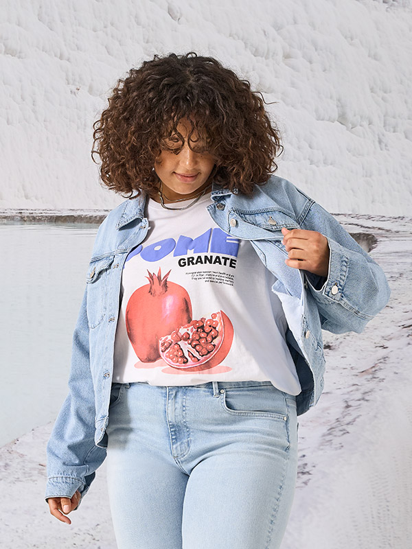 CARJAX - Plus Size T-paita fra Only Carmakoma