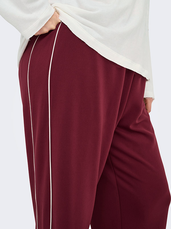 CARLETT - Plus Size Housut fra Only Carmakoma