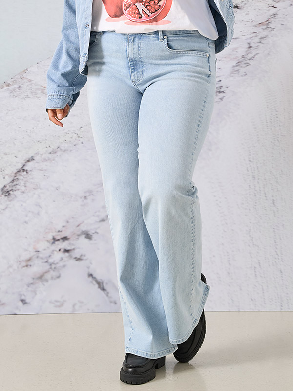 CARWILLY - Plus Size Farkut fra Only Carmakoma