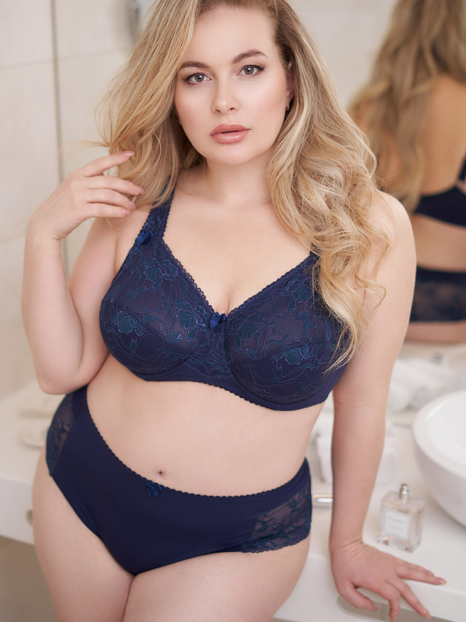 BEATE FULL LACE - Plus Size Kaaret liivit fra Plaisir