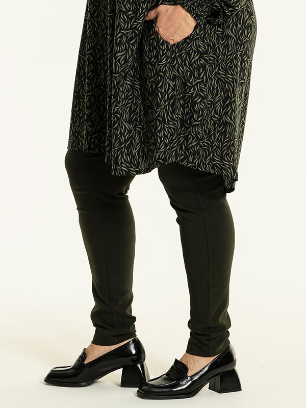 CLARA - Plus Size Housut fra Gozzip