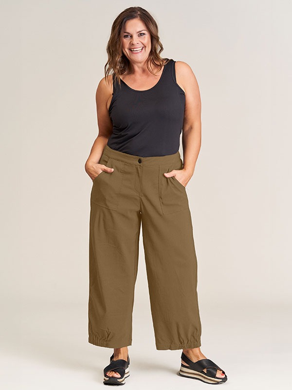 CLARA - Plus Size Housut fra Gozzip