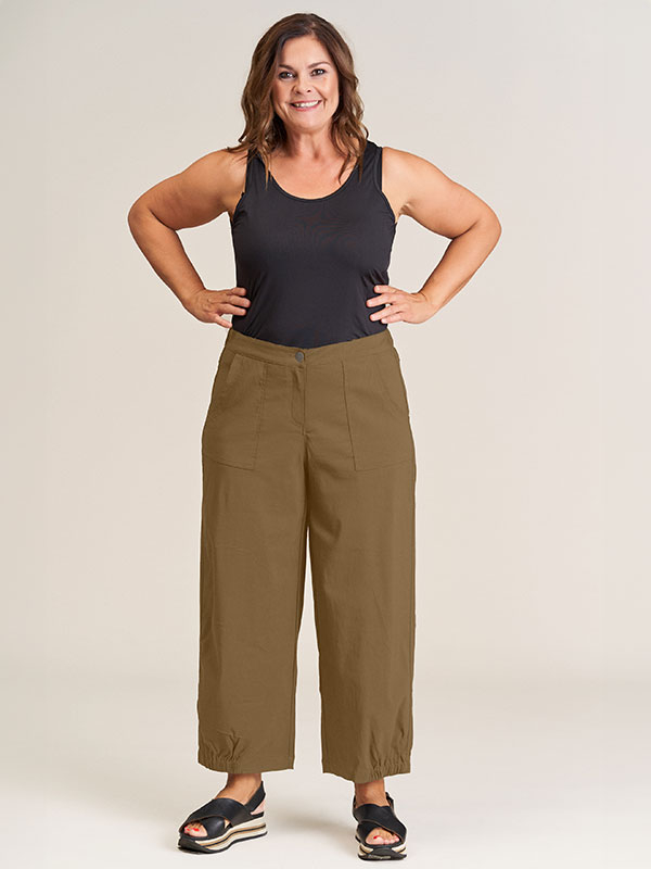 CLARA - Plus Size Housut fra Gozzip