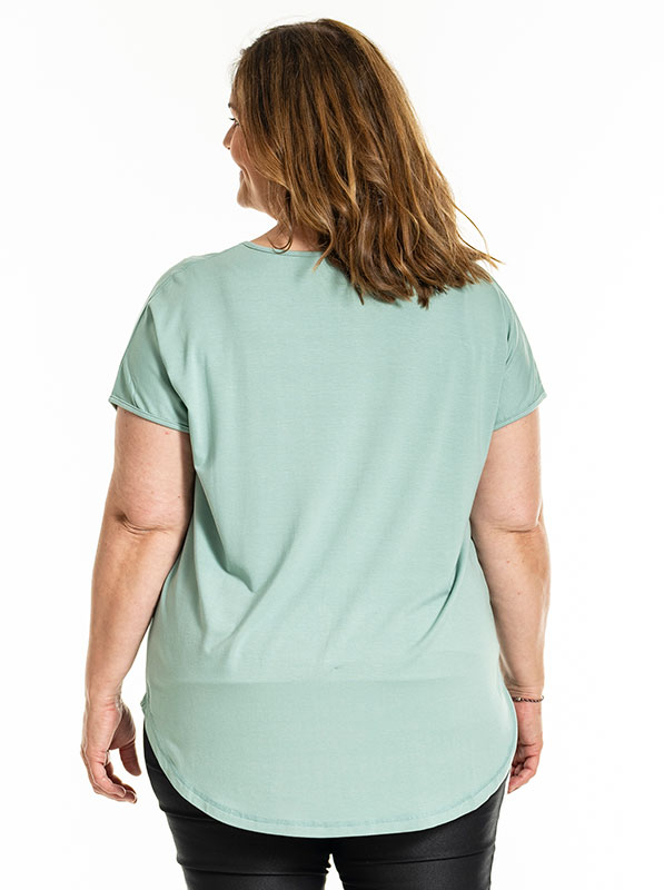 GITTE - Plus Size T-paita fra Gozzip