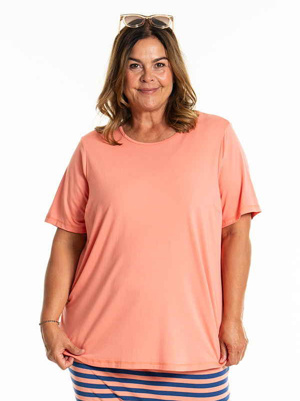 GITTE - Plus Size T-paita fra Gozzip