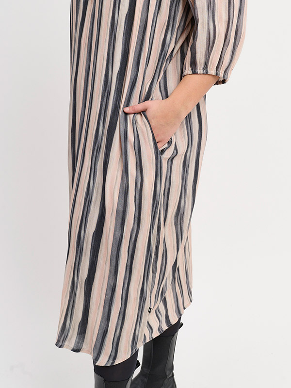 ADDIDDE - Plus Size Mekko fra Adia