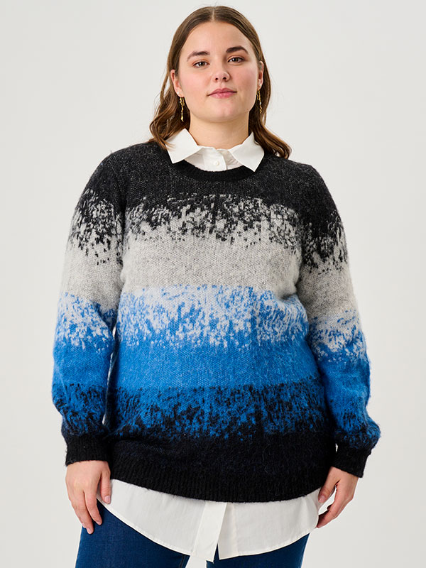 ADGILLIAN - Plus Size Villapaita fra Adia