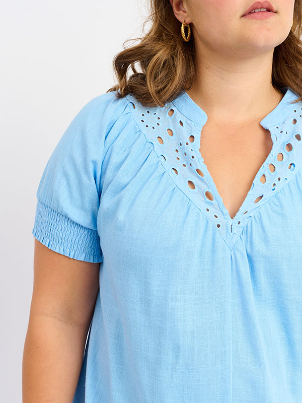 ADVALKYRIE - Plus Size Mekko fra Adia