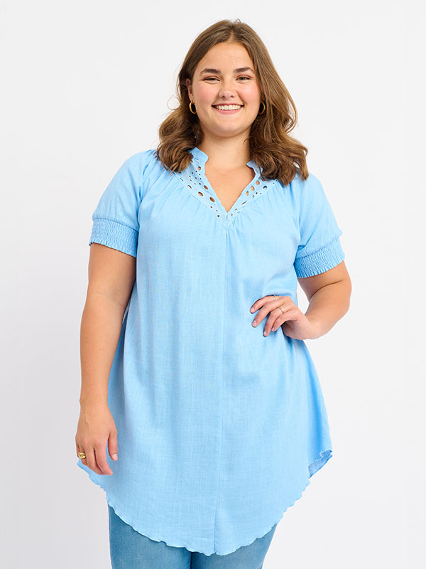 ADVALKYRIE - Plus Size Mekko fra Adia
