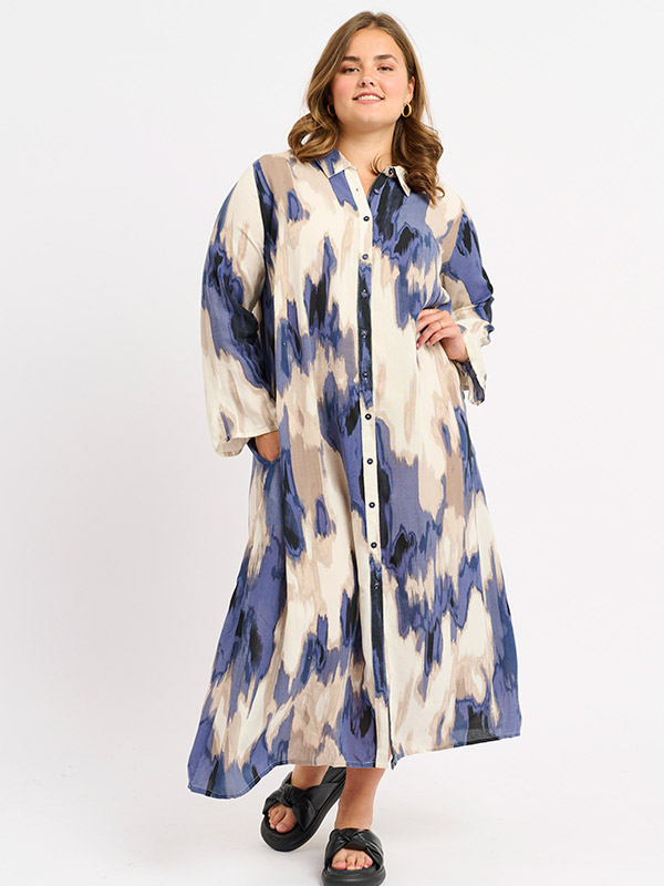 ADVILHELMA - Plus Size Mekko fra Adia
