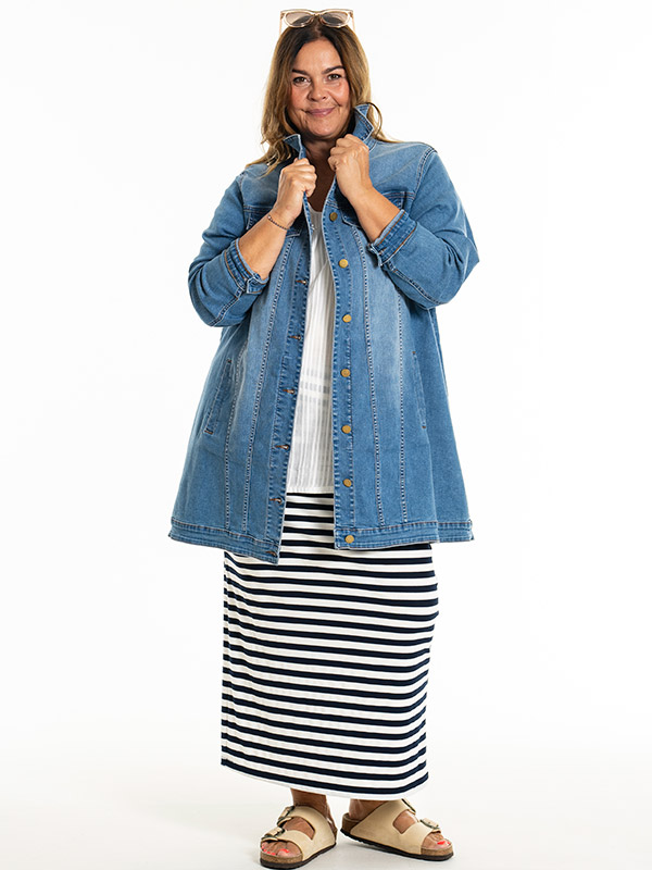 AMELA - Plus Size Takki fra Gozzip