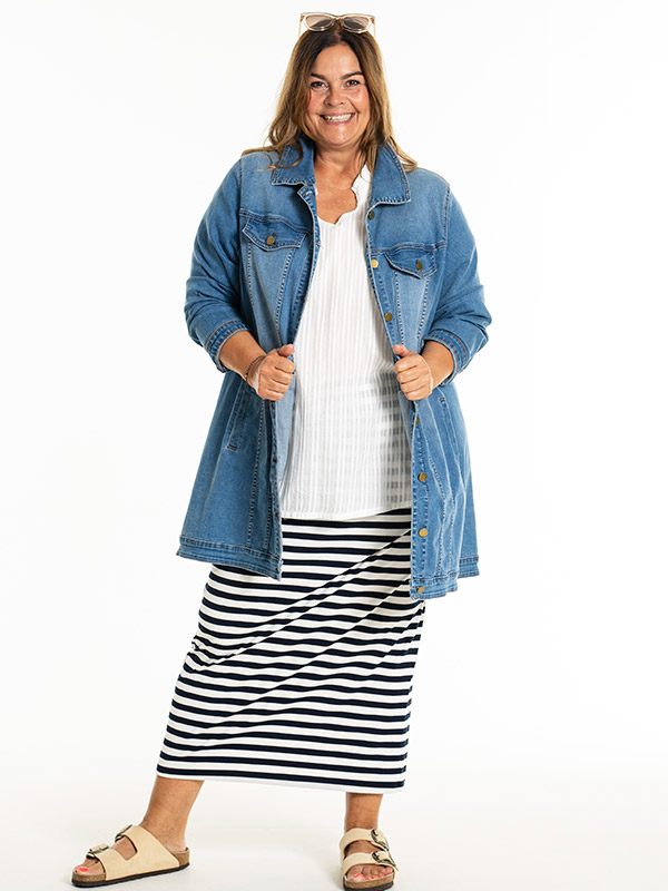 AMELA - Plus Size Takki fra Gozzip