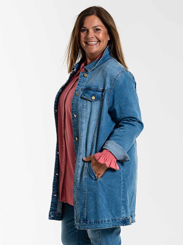 AMELA - Plus Size Takki fra Gozzip