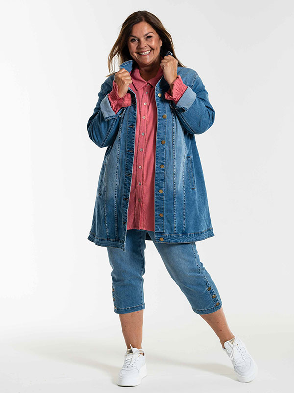 AMELA - Plus Size Takki fra Gozzip