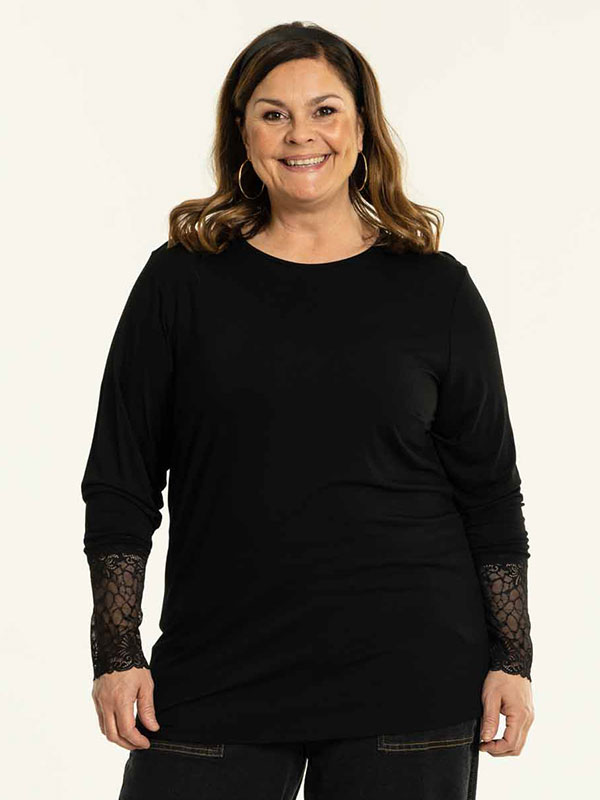 EMIRA - Plus Size Pusero fra Gozzip