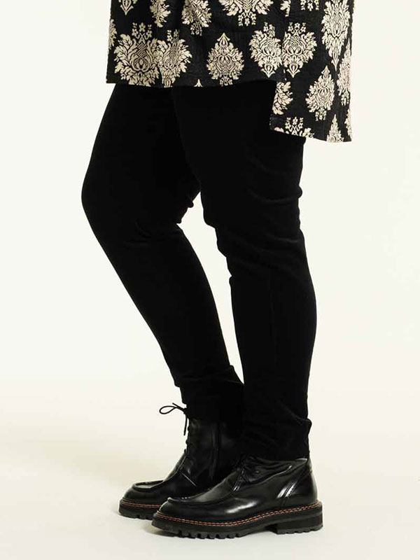CLARA - Plus Size Housut fra Gozzip