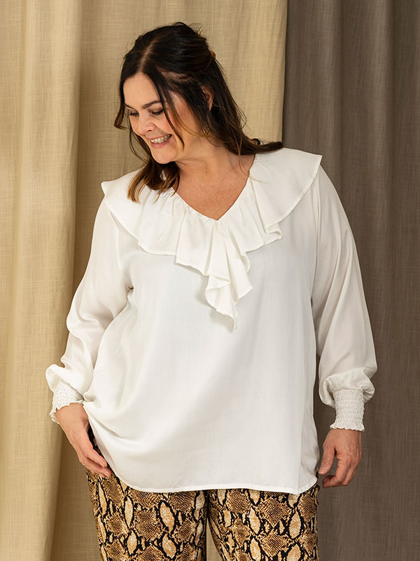 GYTHA - Plus Size Pusero fra Gozzip