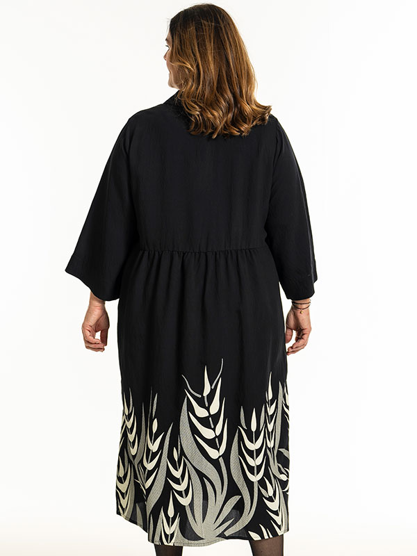 ANN-LOUISE - Plus Size Mekko fra Gozzip